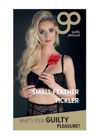 Пластиковая метелочка с красными пёрышками Small Feather Tickler - 32 см. - Blush Novelties - купить с доставкой в Якутске